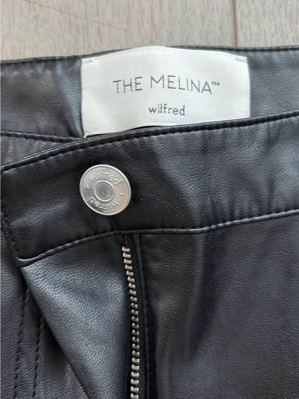 Aritzia Melina Slim Straight-Leg Pants – Black | Size 8